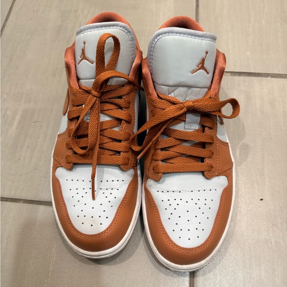 Nike Shoes - Nike air Jordan 1 low